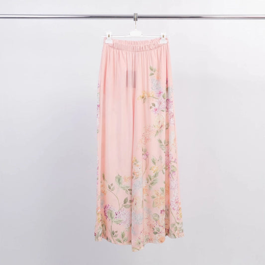 Wide pants with floral patterns
