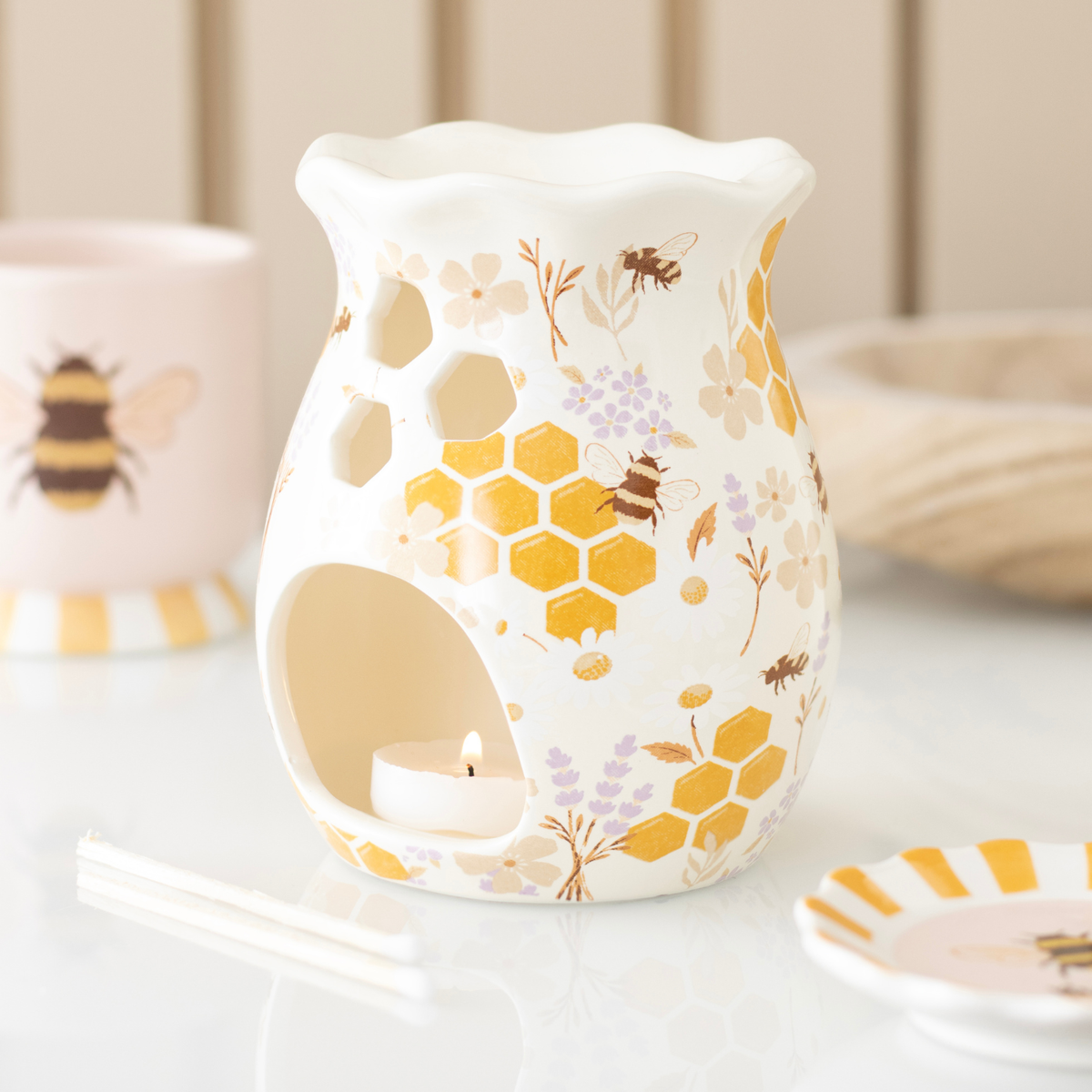 Honey Bee fluted oil burner