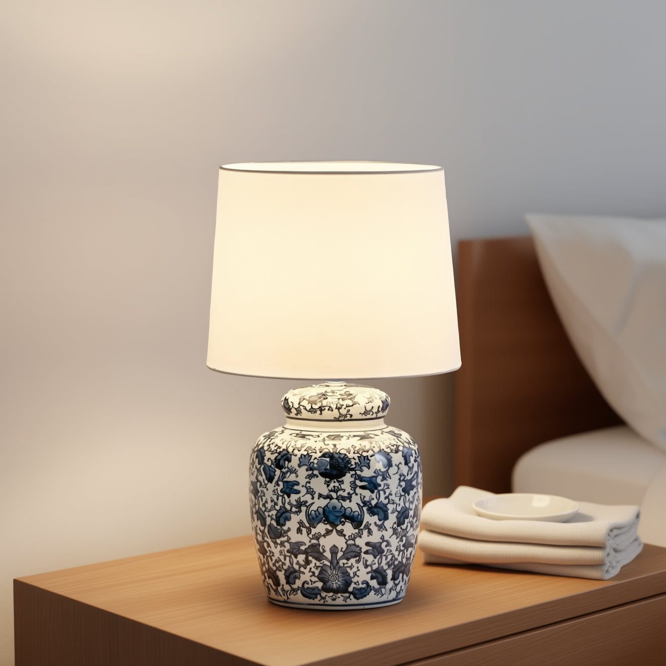 Hamptons Style Lamp