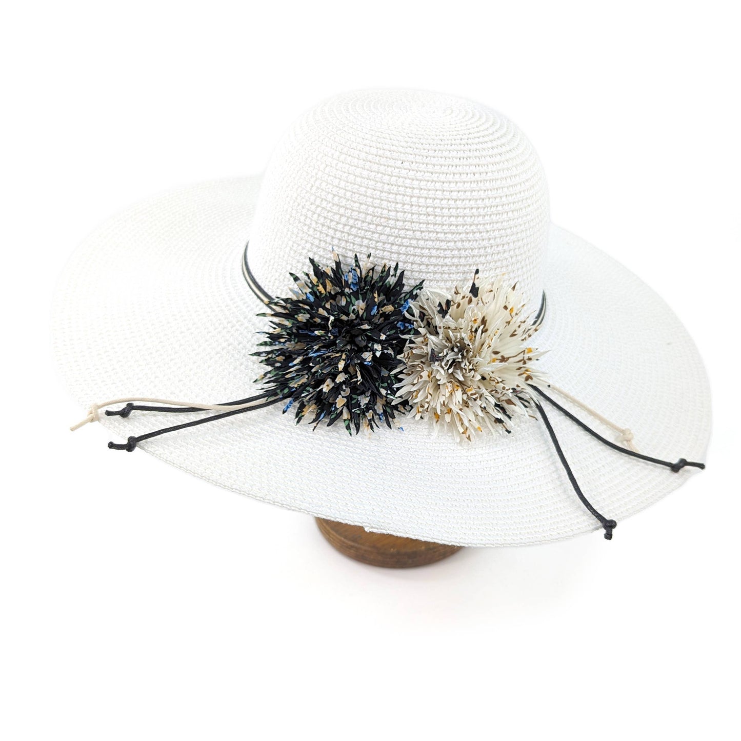 Foldable Blooming Flowers Hat - White (57cm)