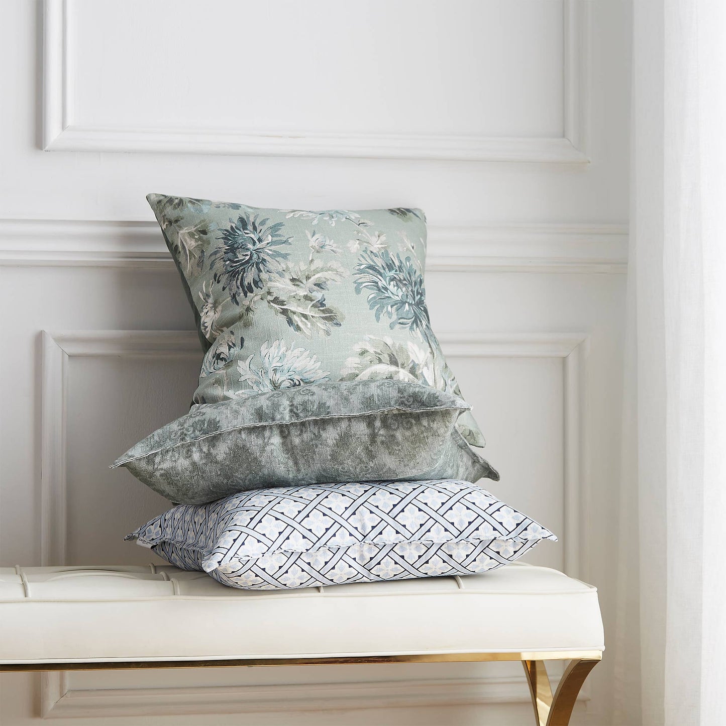 Laura Ashley Forden Cushion: Hedgerow Green / 50x50cm
