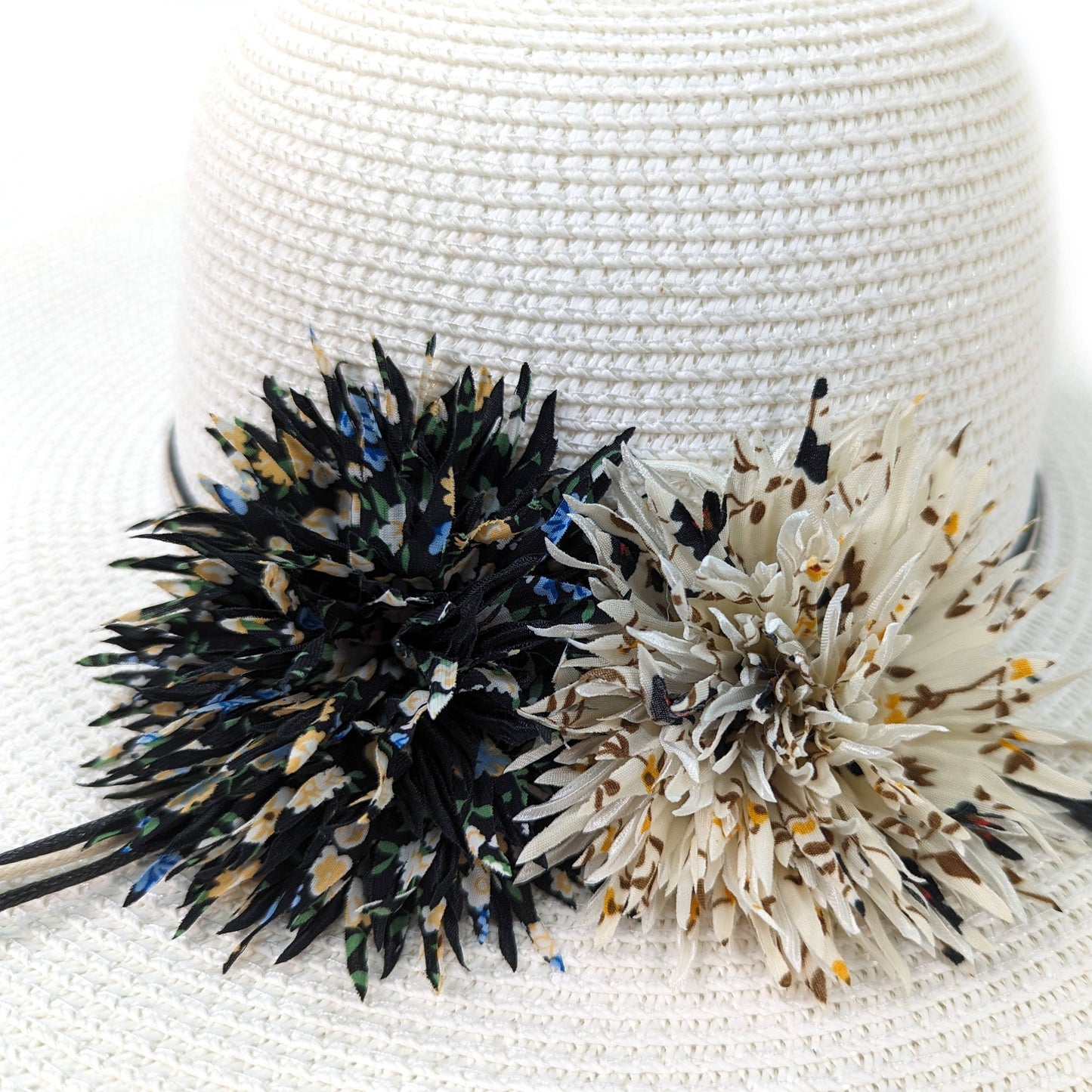 Foldable Blooming Flowers Hat - White (57cm)